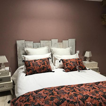 Logis De Pierre Levee Bed & Breakfast Bessines Екстериор снимка