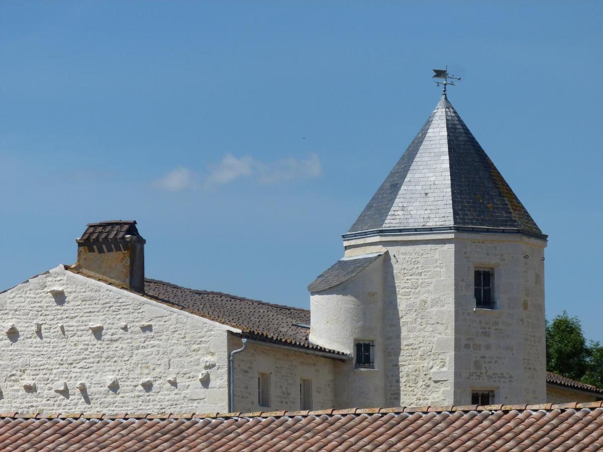 Logis De Pierre Levee Bed & Breakfast Bessines Екстериор снимка