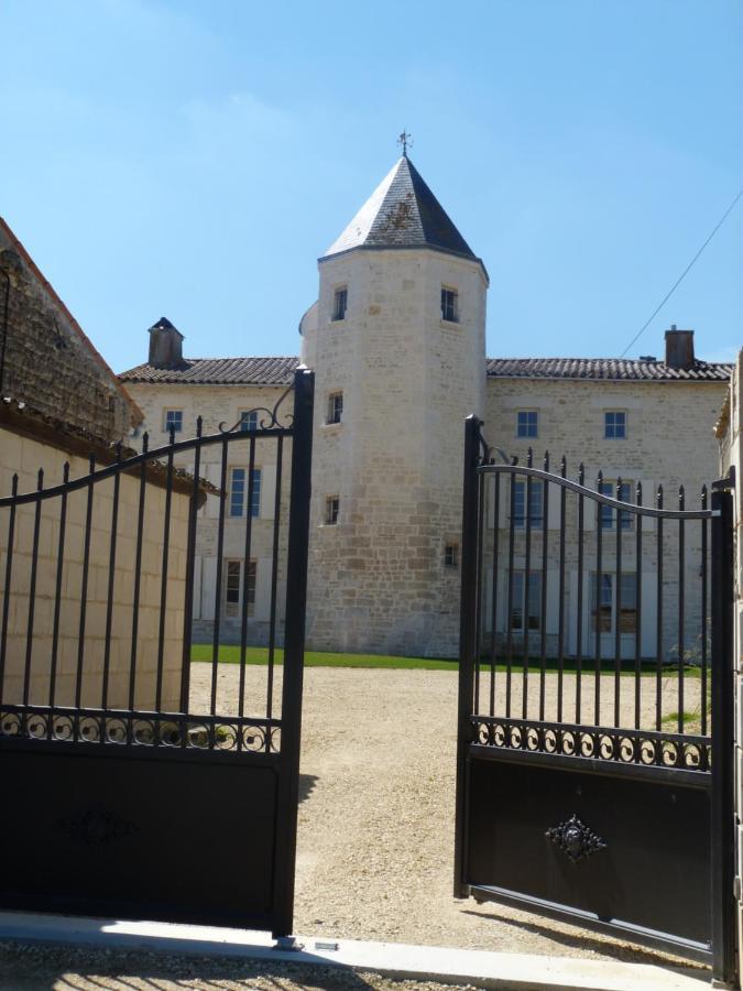 Logis De Pierre Levee Bed & Breakfast Bessines Екстериор снимка